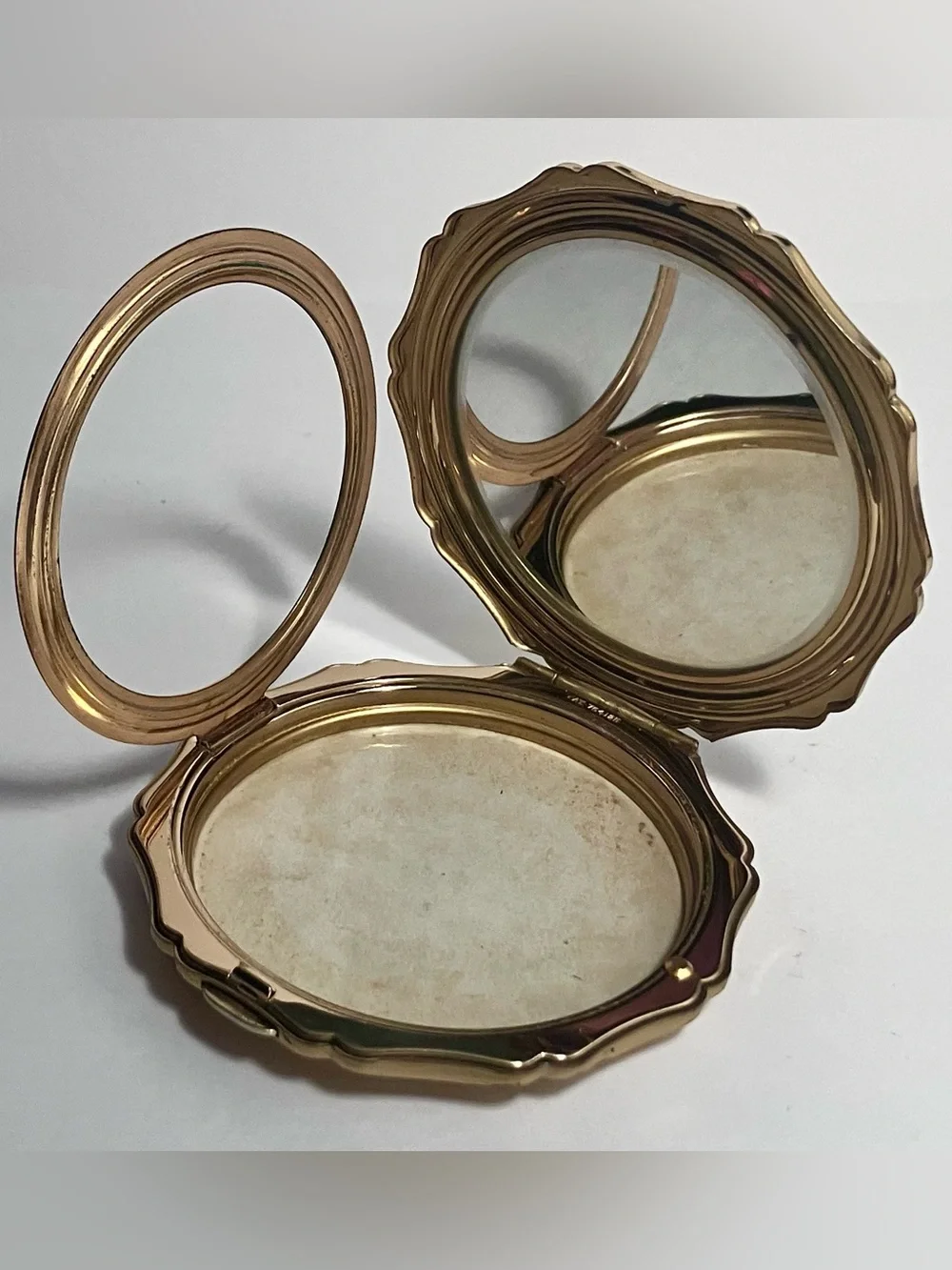 MCM Stratton ENAMELED POWDER COMPACT / Lovely ENGLISH Gold Plate / MIRROR INTACT